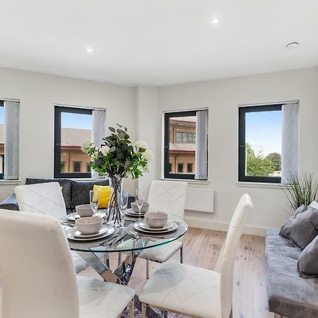Mondial Apartments At Heathrow Harmondsworth ภายนอก รูปภาพ