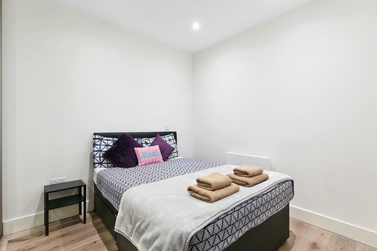 Mondial Apartments At Heathrow Harmondsworth ภายนอก รูปภาพ