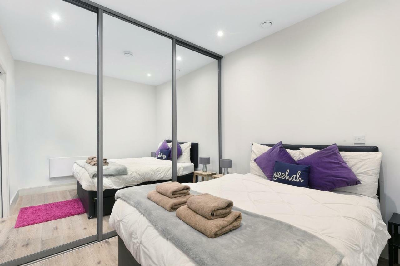 Mondial Apartments At Heathrow Harmondsworth ภายนอก รูปภาพ