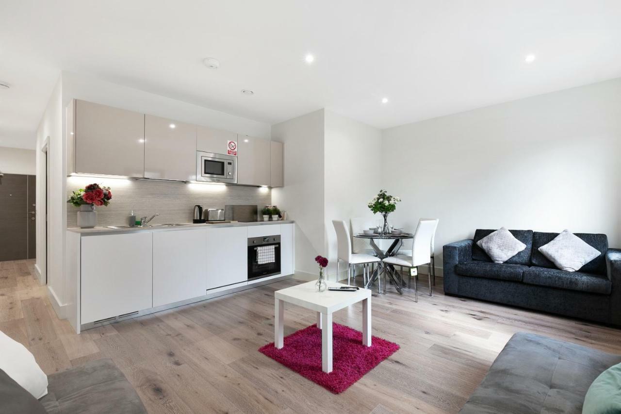 Mondial Apartments At Heathrow Harmondsworth ภายนอก รูปภาพ