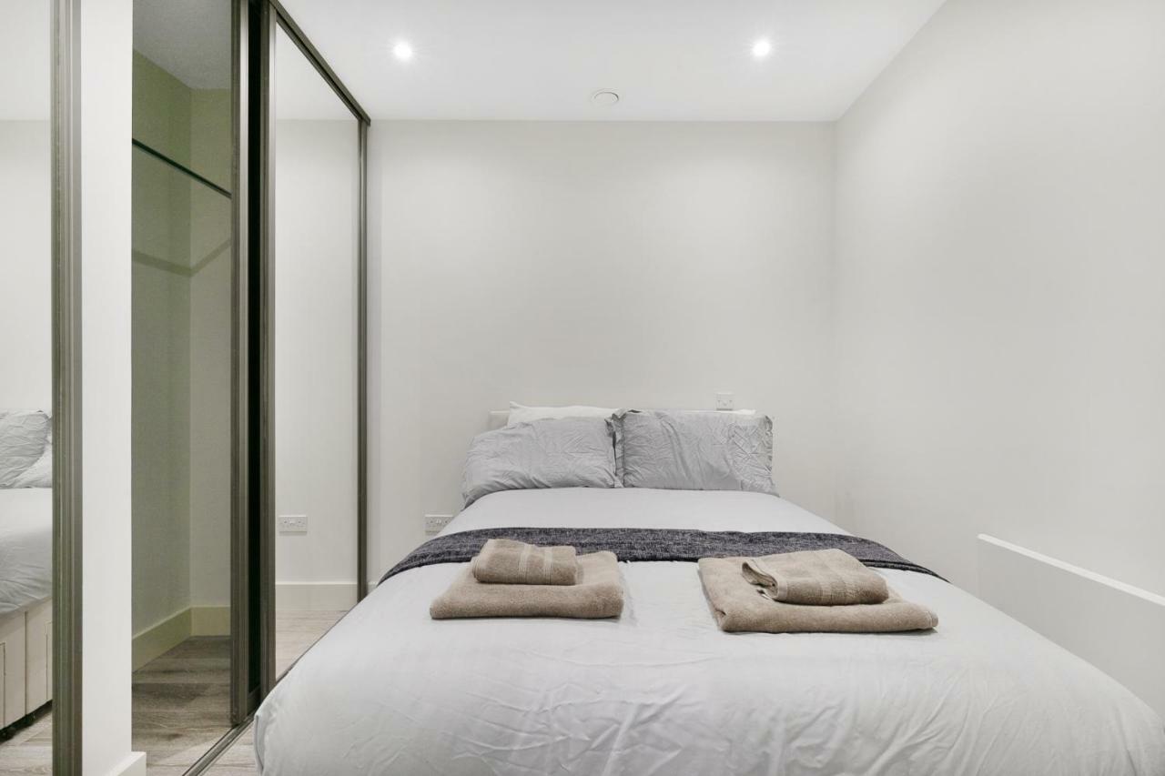 Mondial Apartments At Heathrow Harmondsworth ภายนอก รูปภาพ