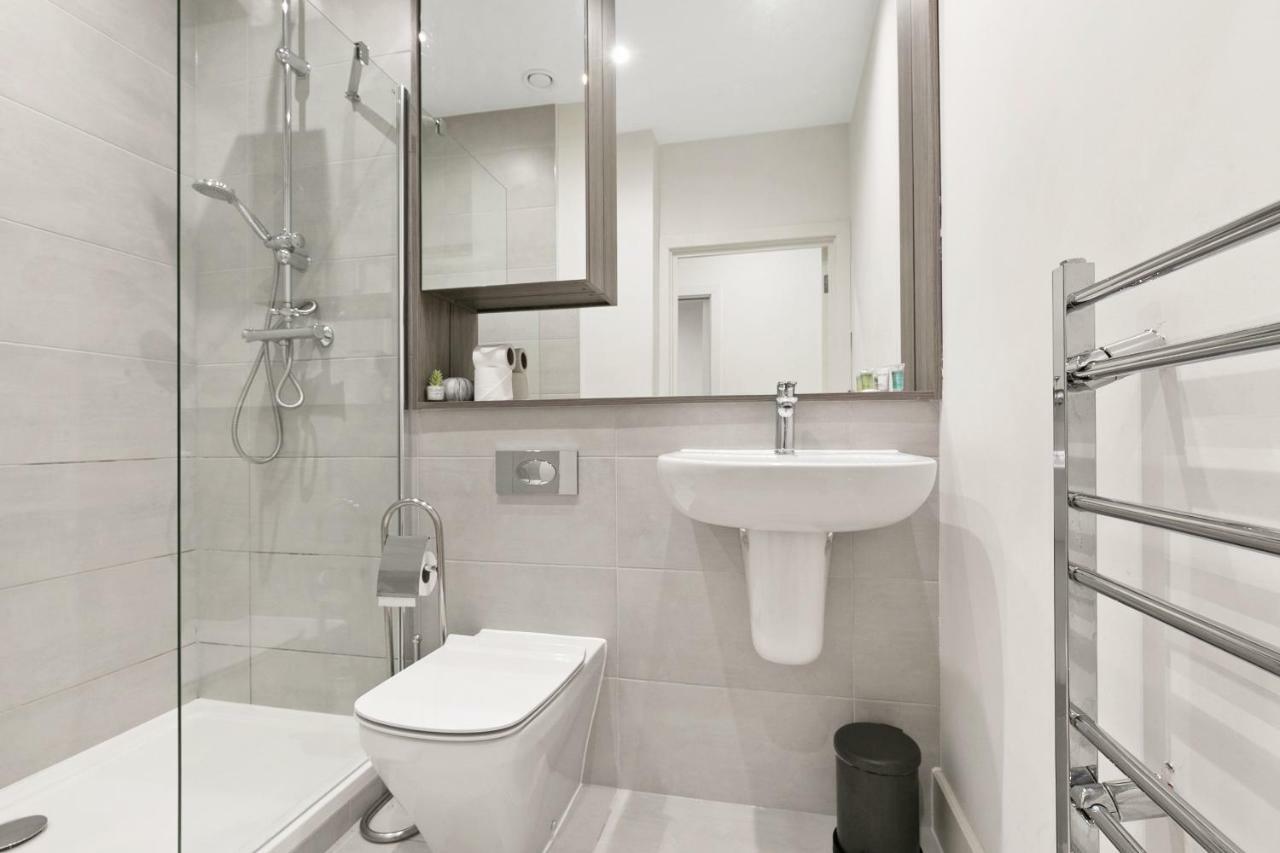 Mondial Apartments At Heathrow Harmondsworth ภายนอก รูปภาพ