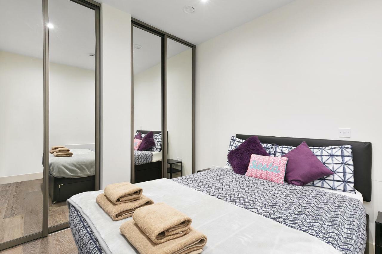 Mondial Apartments At Heathrow Harmondsworth ภายนอก รูปภาพ