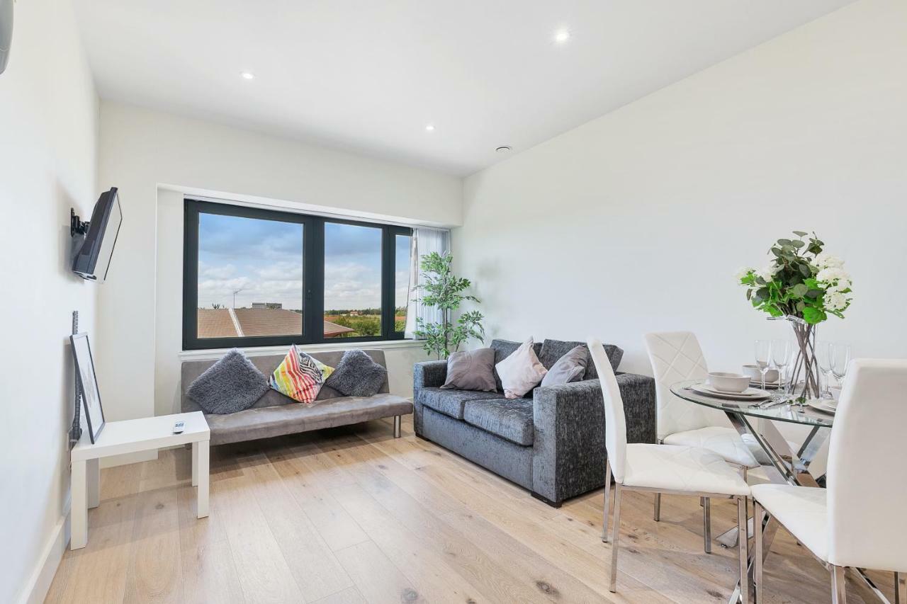 Mondial Apartments At Heathrow Harmondsworth ภายนอก รูปภาพ
