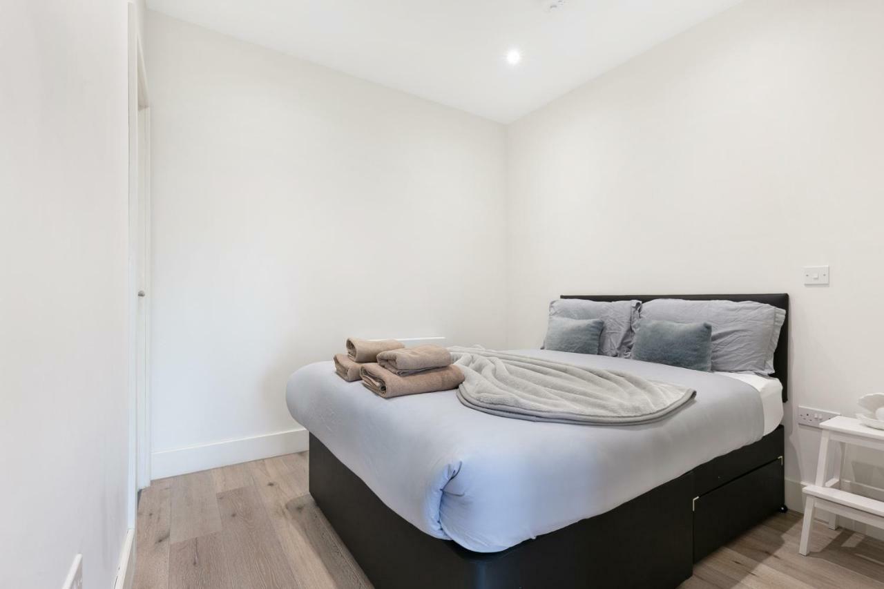 Mondial Apartments At Heathrow Harmondsworth ภายนอก รูปภาพ